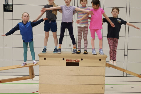 Kinder-Turnen 1.–3. Klasse